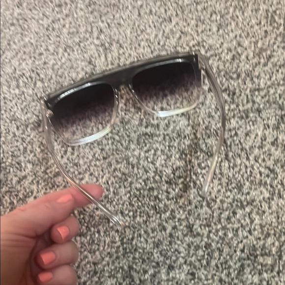 Quay Black Gradient Sunglasses - Picture 3 of 3